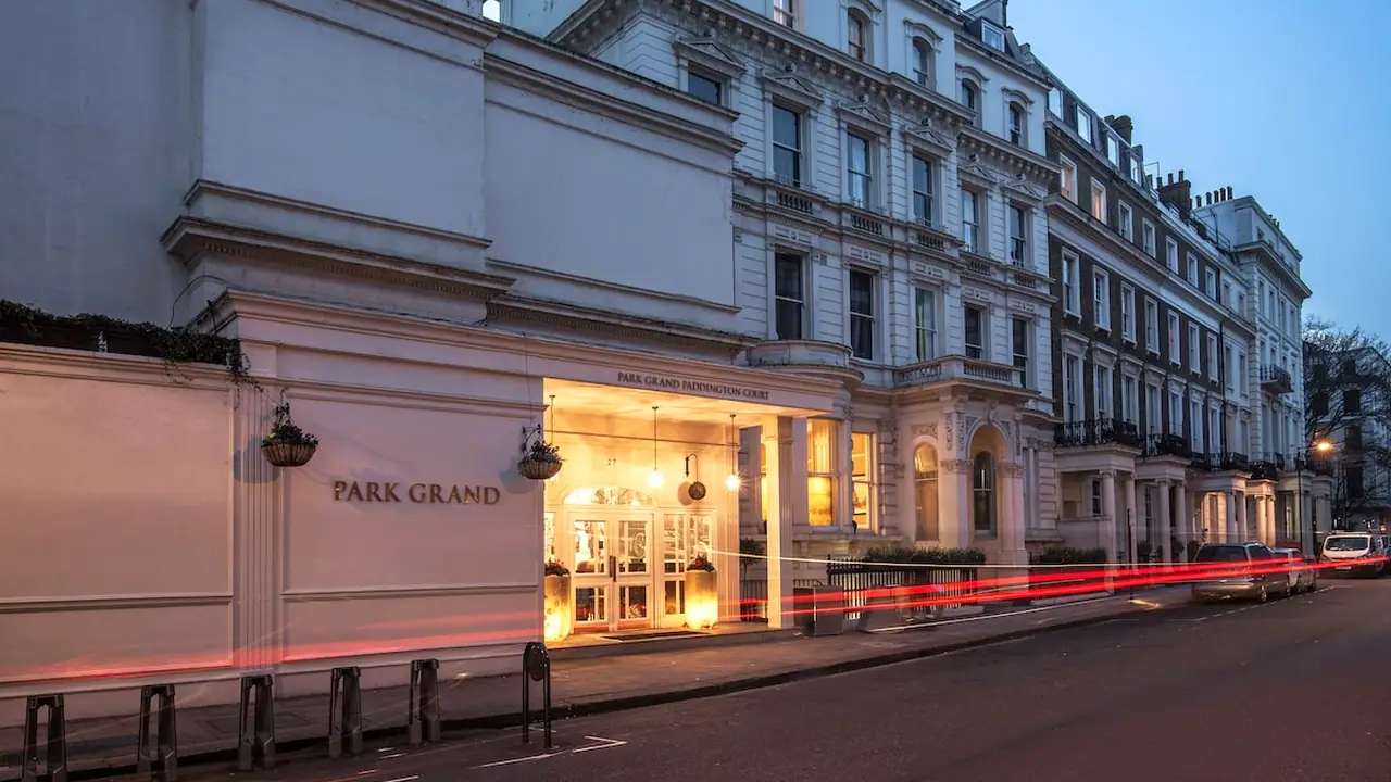 Park Grand Paddington court